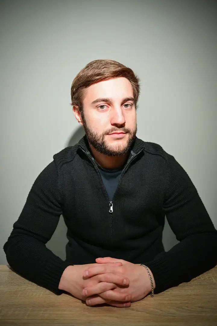 Роман, Старший менеджер отдела продаж